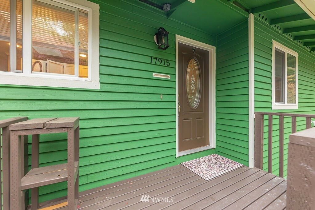 Property Photo:  17915 25th Drive SE  WA 98012 