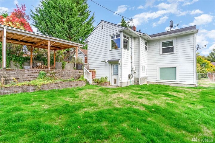 Property Photo:  4141 40th Ave SW  WA 98116 