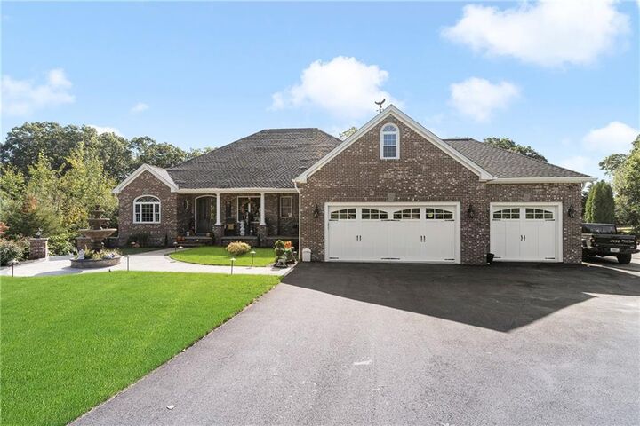 12 Winterberry Rd  Lincoln RI 02865 photo