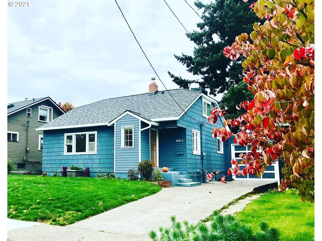 Property Photo: 3811 NE 81st Ave OR 97213