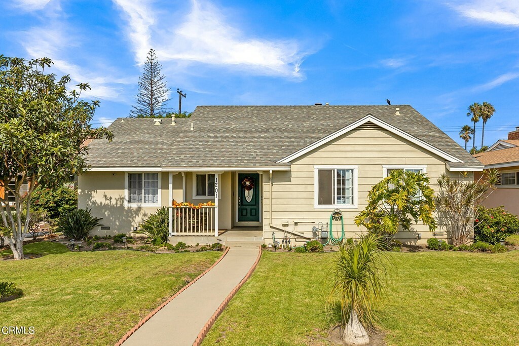 Property Photo:  1201 W Roderick Avenue  CA 93030 