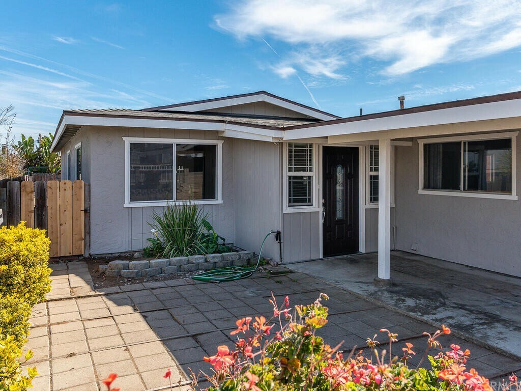 Property Photo:  1546 15th Street  CA 93402 