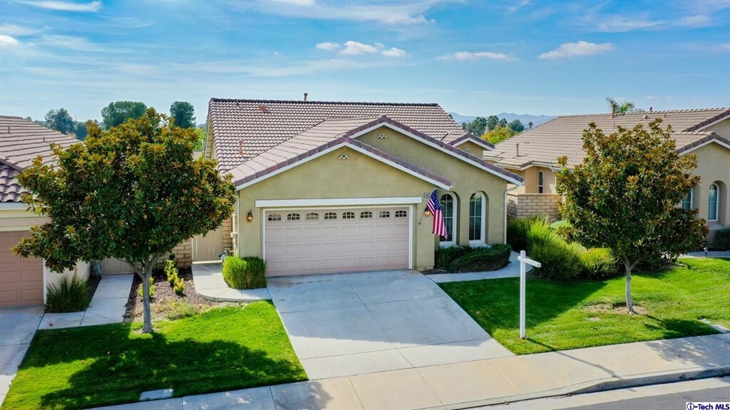 Property Photo:  28037 Oakhaven Lane  CA 92584 