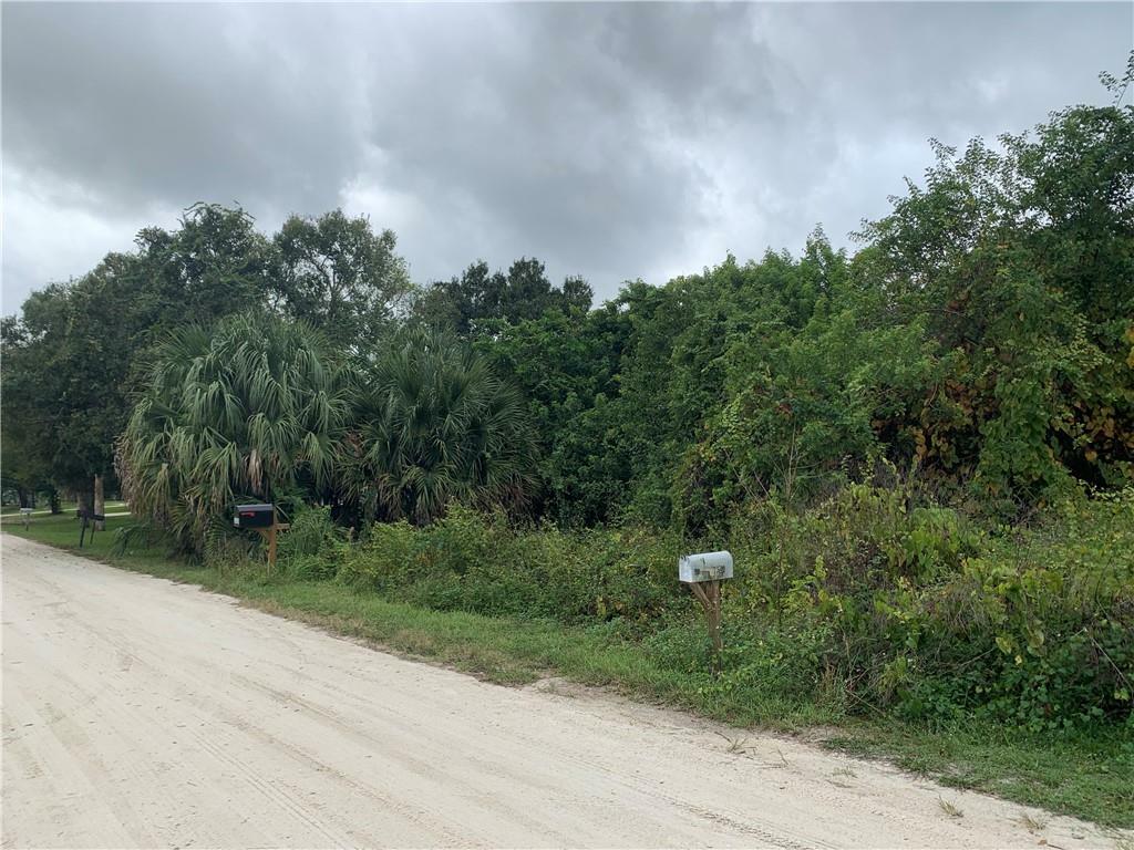 Property Photo: 2525 88th Court FL 32966