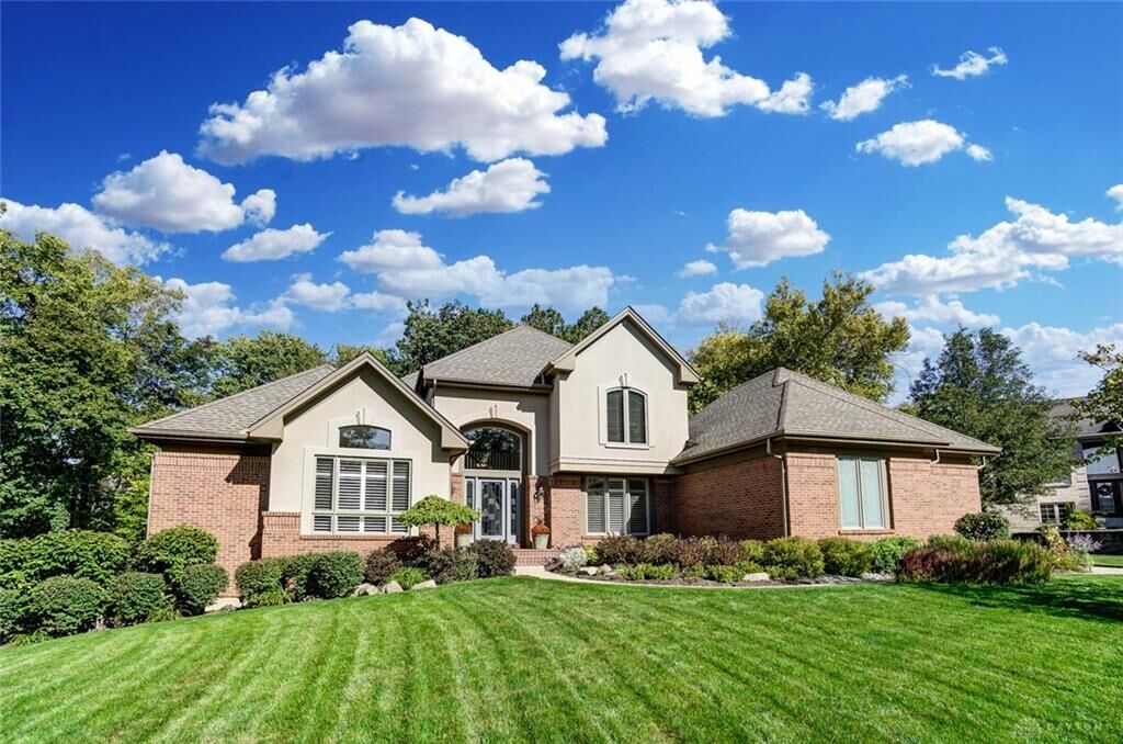 Property Photo: 170 Aberdeen Circle OH 45066