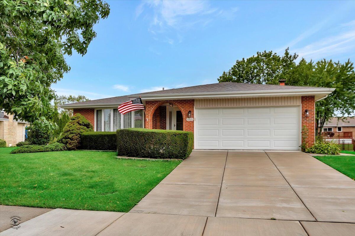 Property Photo:  12824 S Newport Drive  IL 60464 