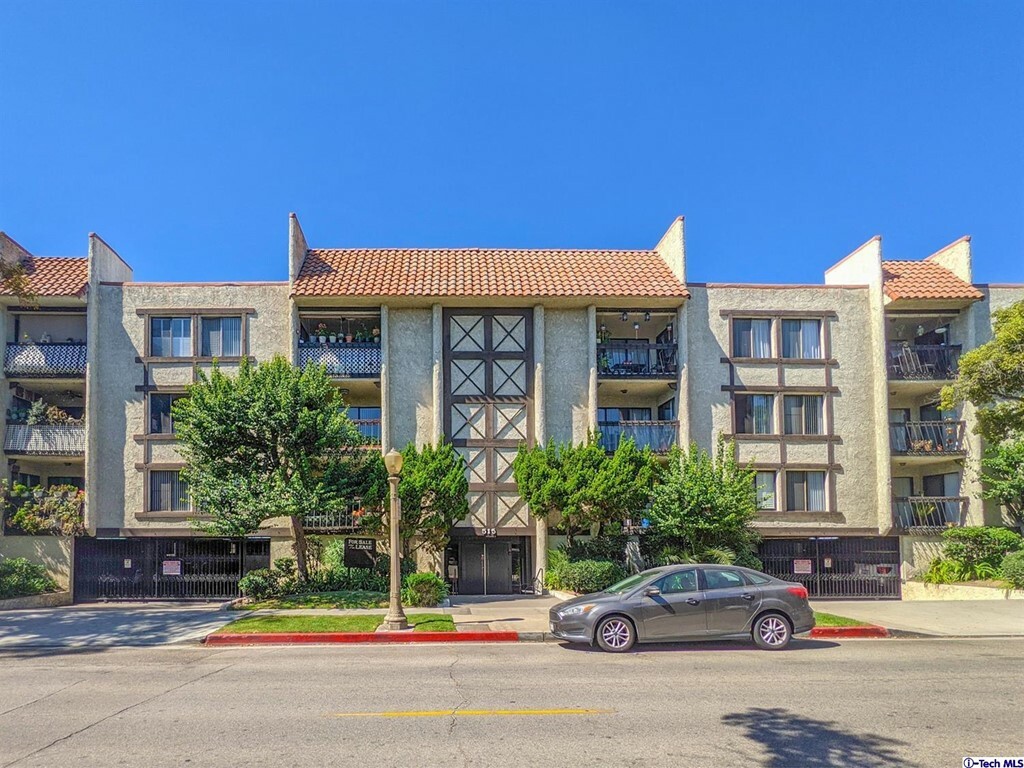 Property Photo:  515 N Jackson Street 212  CA 91206 