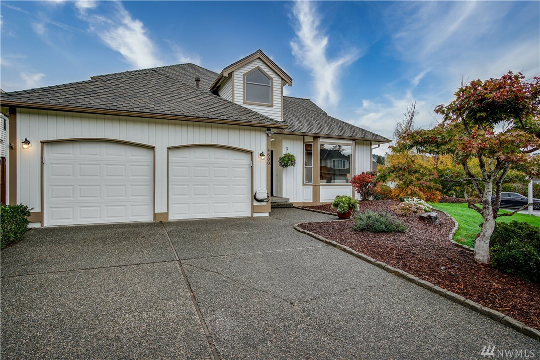 Property Photo:  4600 NE 18th  WA 98059 