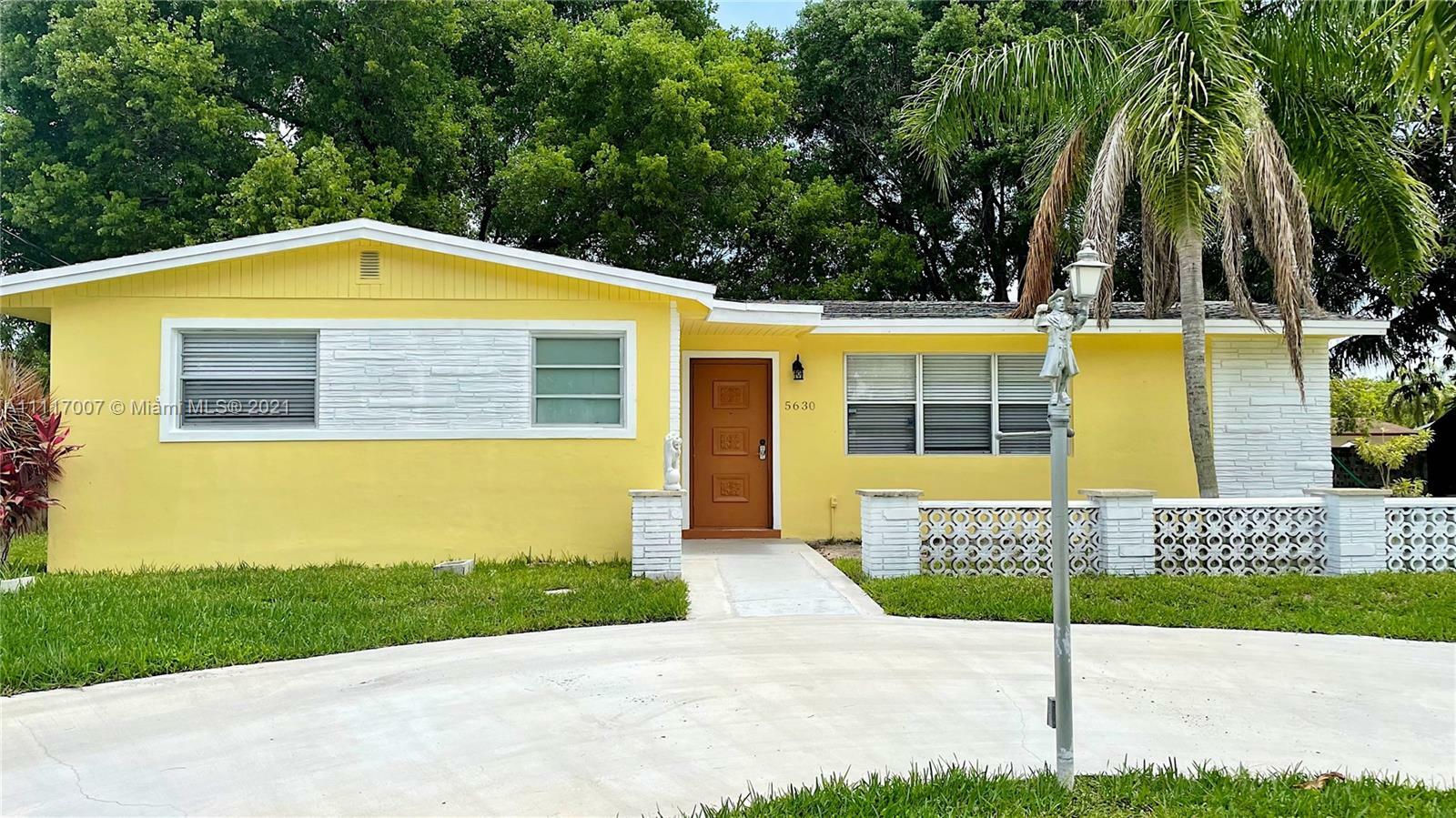 Property Photo:  5630 SW 55th St  FL 33314 