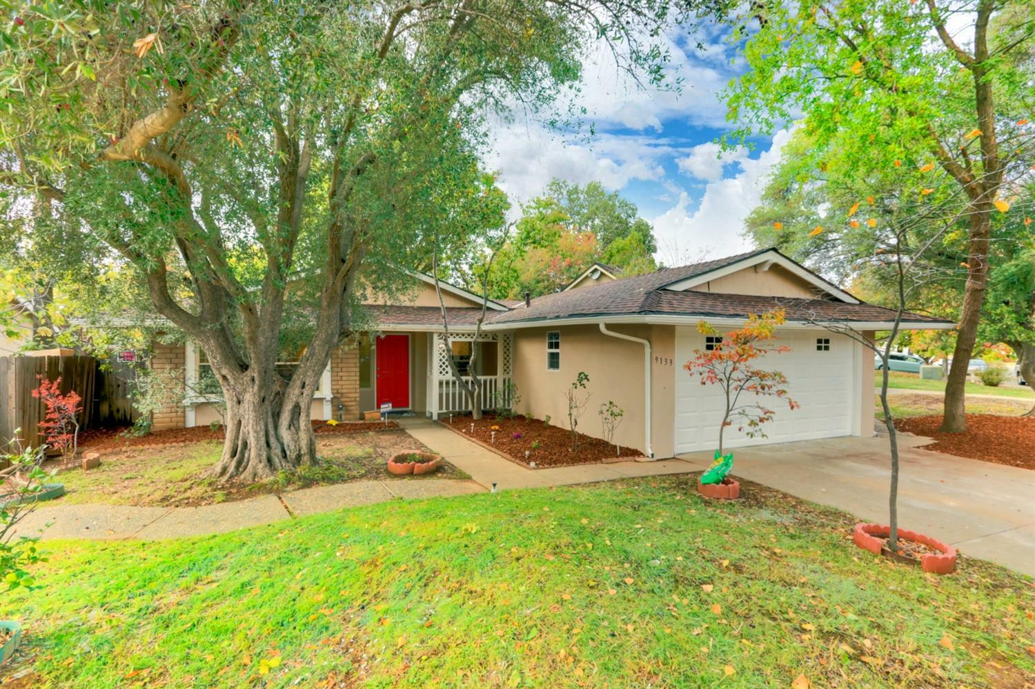 Property Photo:  9133 Posada Way  CA 95826 