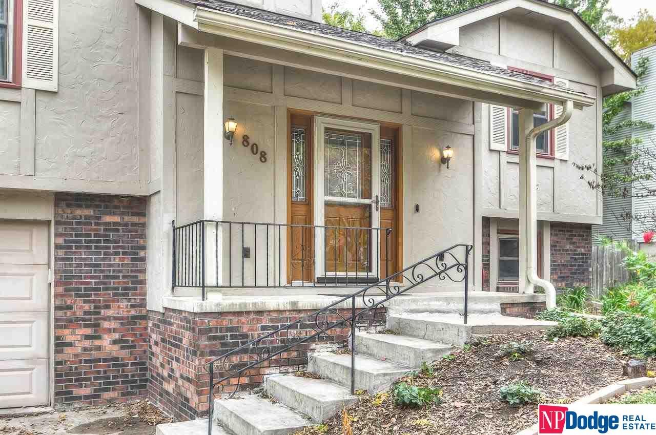 Property Photo: 808 Devon NE 68046