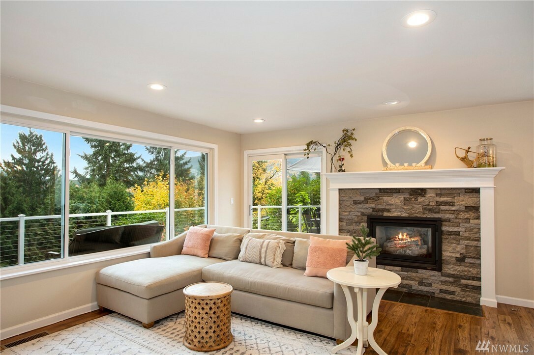 Property Photo:  980 Wildwood Blvd SW  WA 98027 