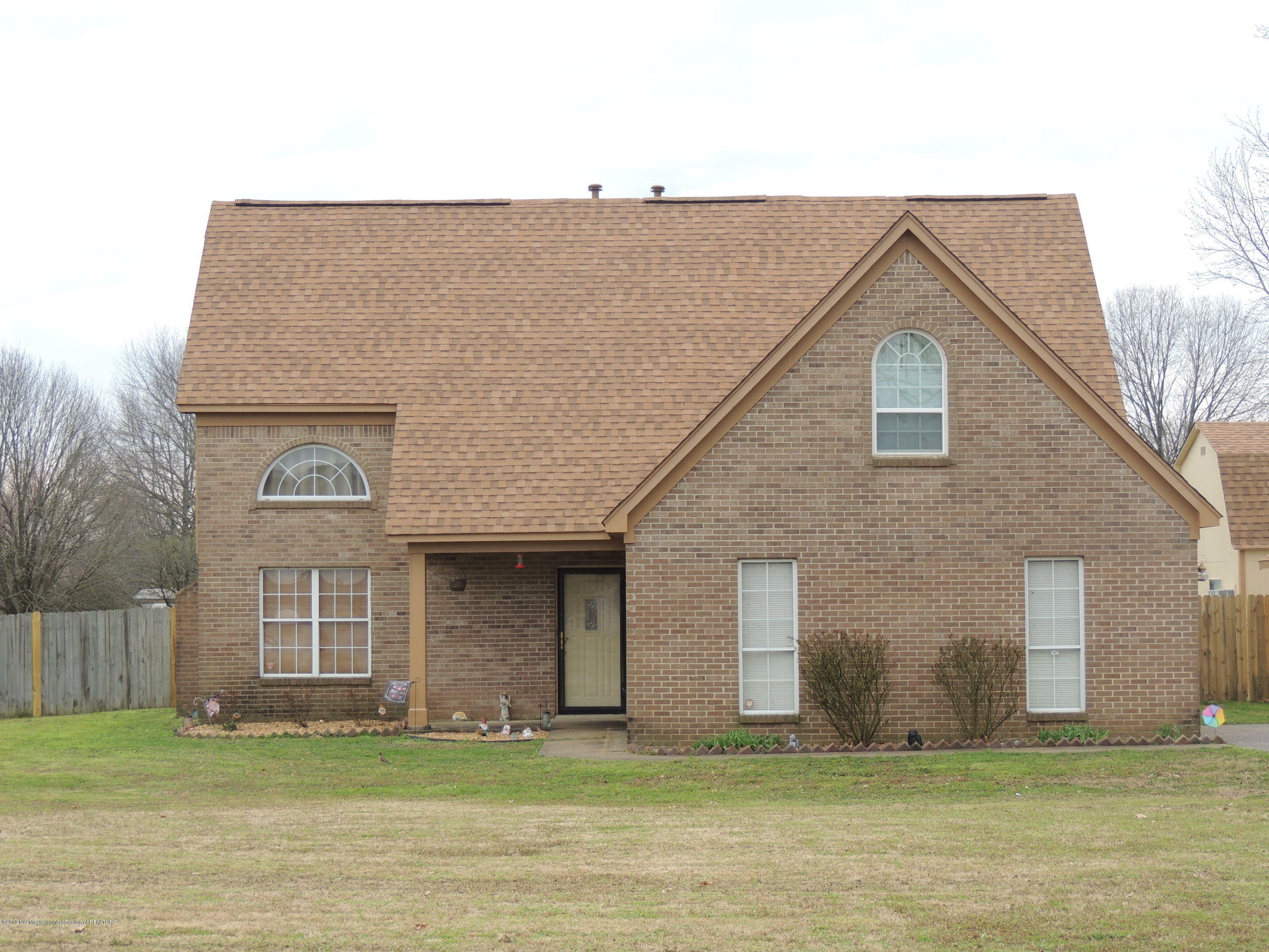 Property Photo: 4085 Rollin Oaks Drive MS 38637