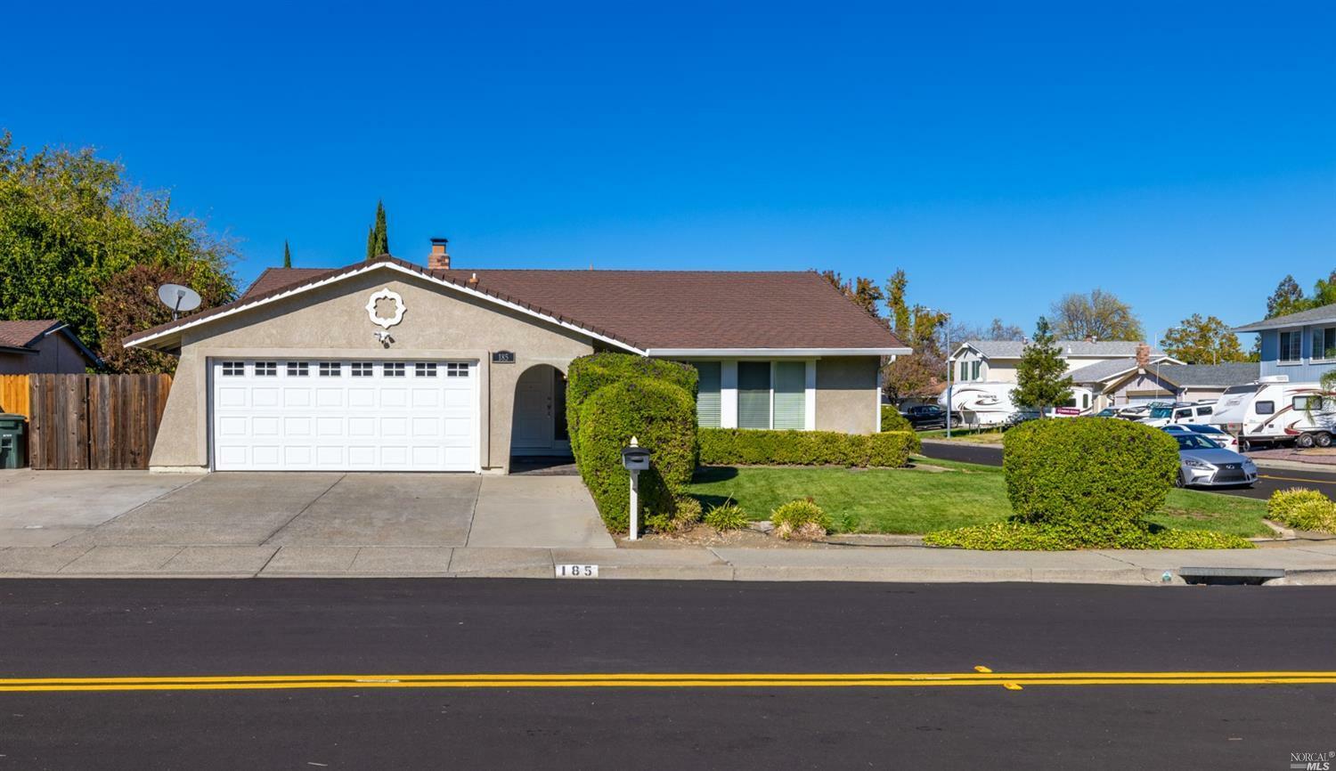 Property Photo: 185 Dover Way CA 95687