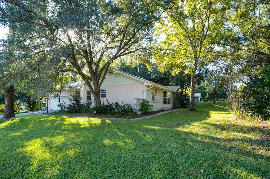 Property Photo: 1103 Bear Lake Road FL 32703