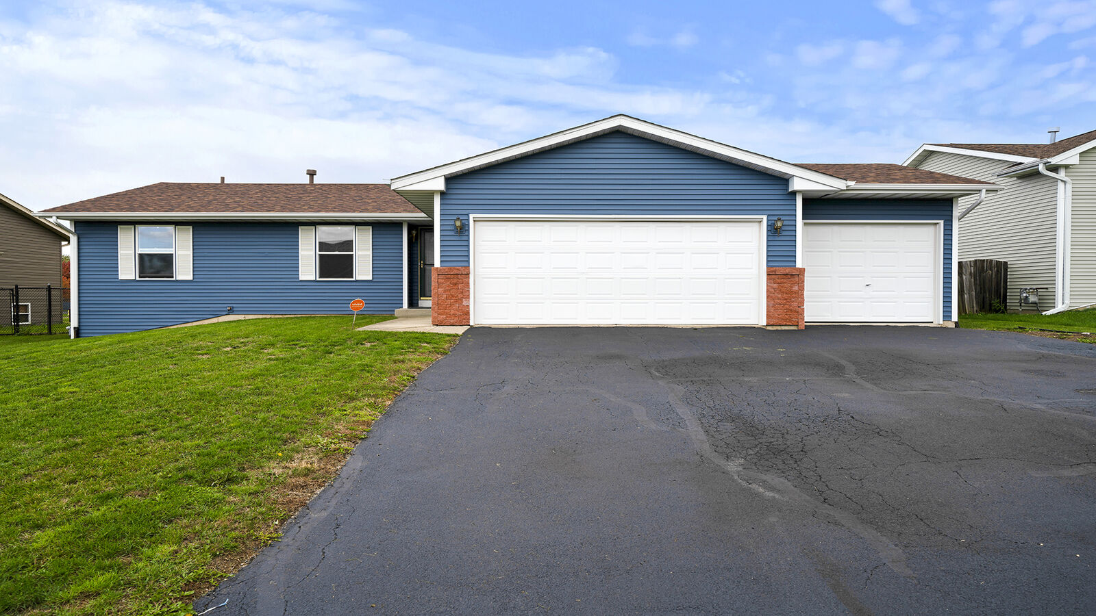 Property Photo: 4208 Clearfield Avenue IL 61109