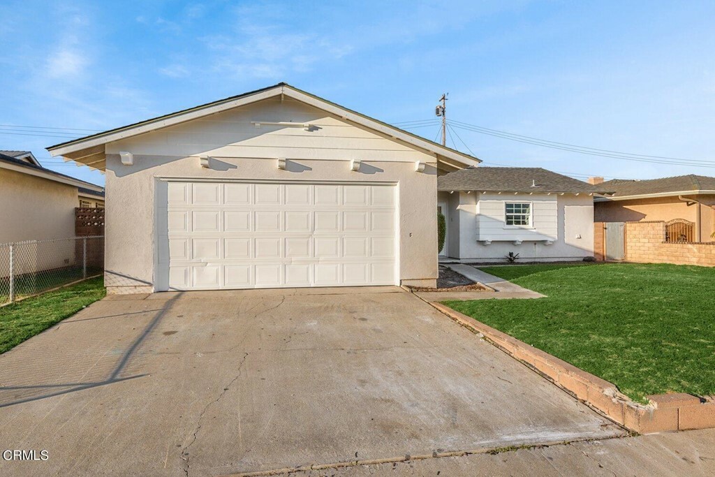 Property Photo:  445 Willow Street  CA 93033 