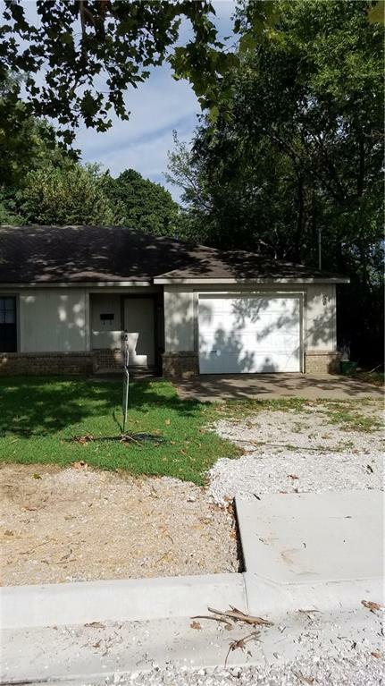 Property Photo:  511 N 9th Street  AR 72756 