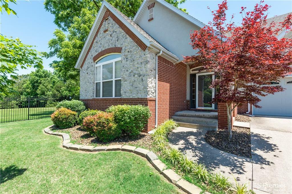 Property Photo: 502 NW Saddlebrook Drive AR 72712