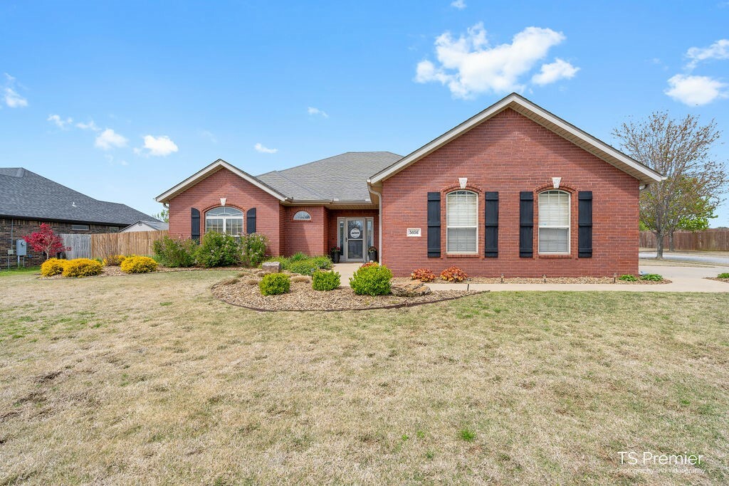 5056 W Tumbleweed Street  Fayetteville AR 72704 photo