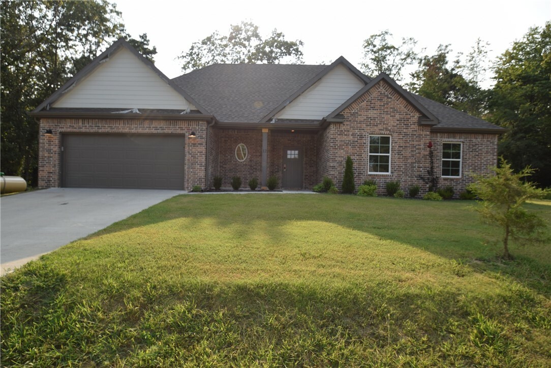 Property Photo:  12 Eastleigh Circle  AR 72714 