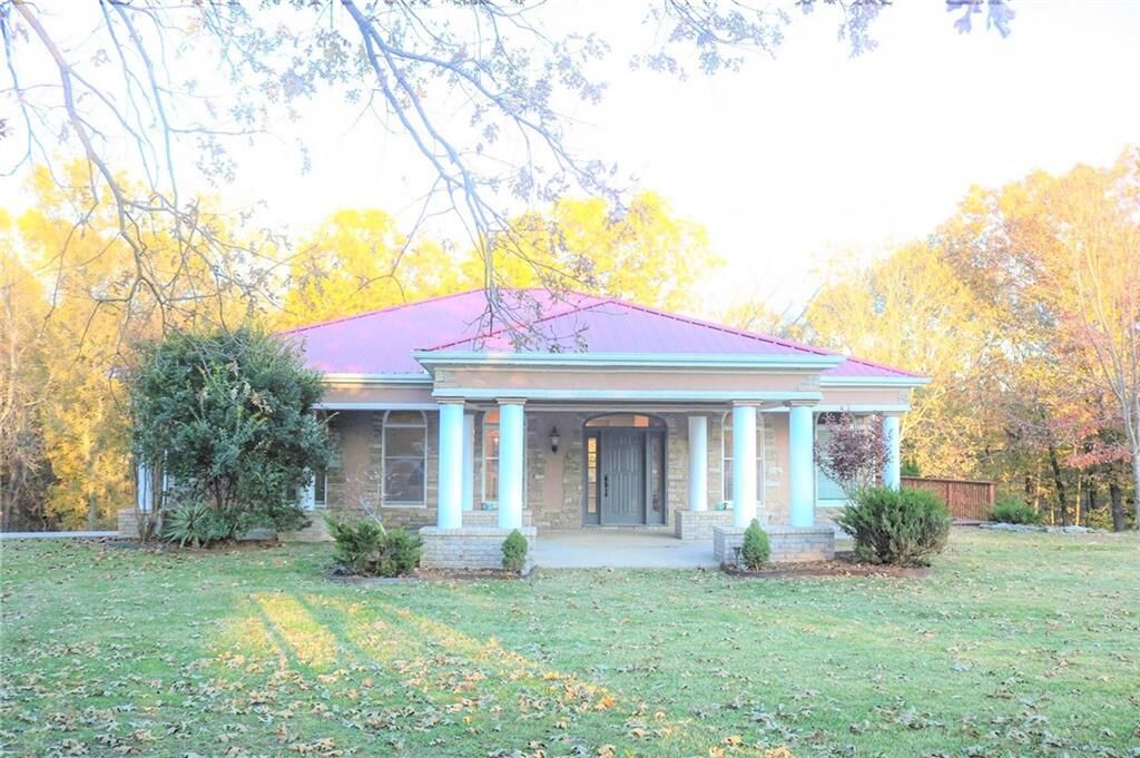Property Photo: 9422 E Plentywood Road AR 72712