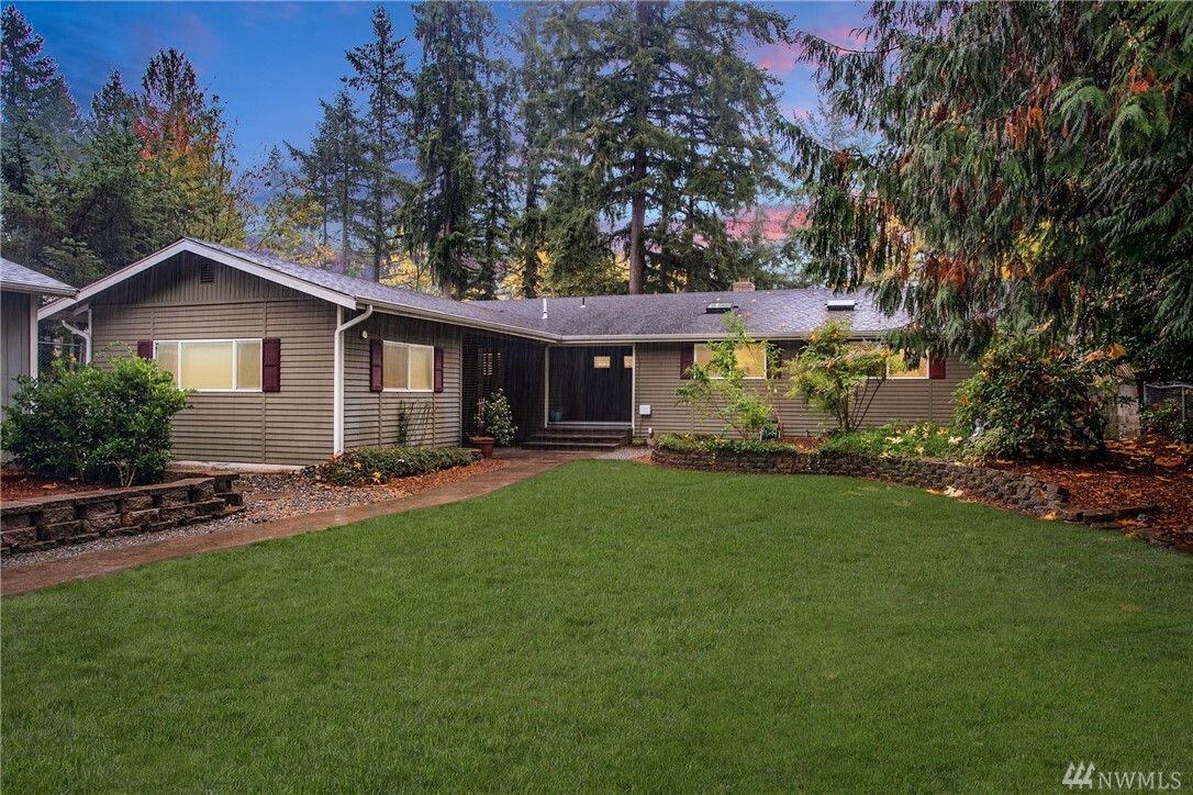 Property Photo:  16945 SE 149th St  WA 98059 