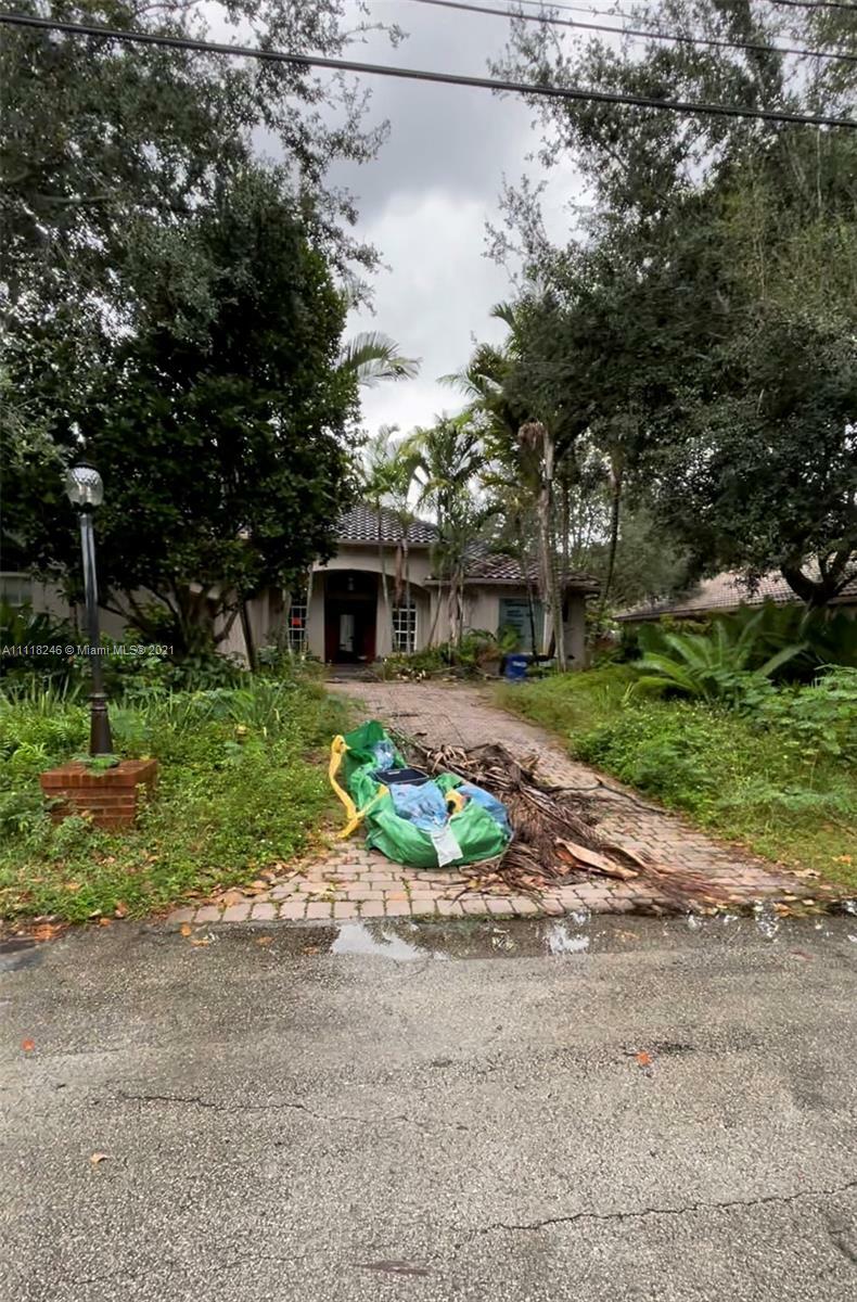 Property Photo:  2210 Lazy Ln  FL 33305 