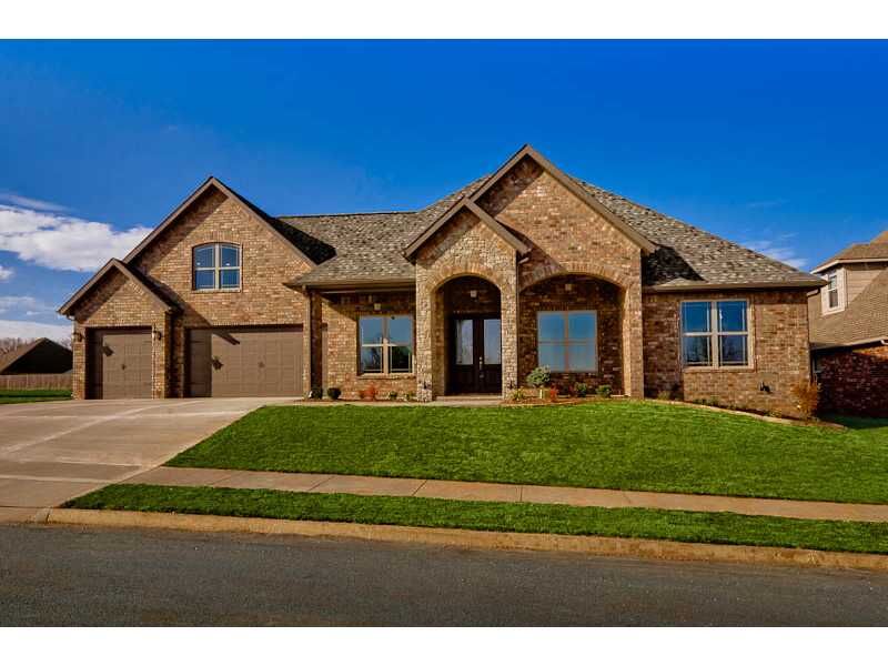 Property Photo: 4205 NE Blue Spruce Avenue AR 72712