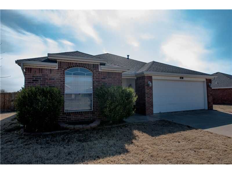Property Photo:  811 Sunflower Street  AR 72719 