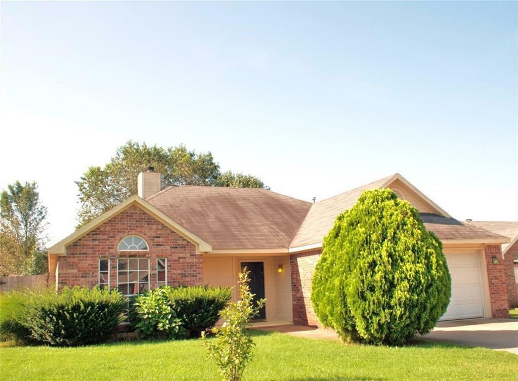 Property Photo:  3704 W Olive Street  AR 72756 