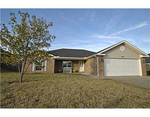 Property Photo:  1060 Evergreen Street  AR 72719 
