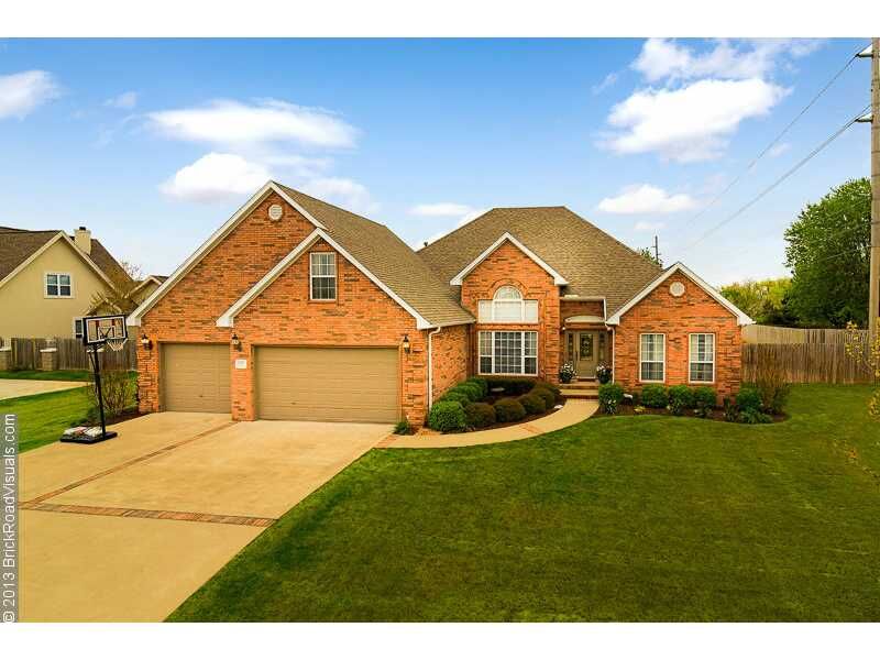 Property Photo: 2010 N Bridgeport Drive AR 72704