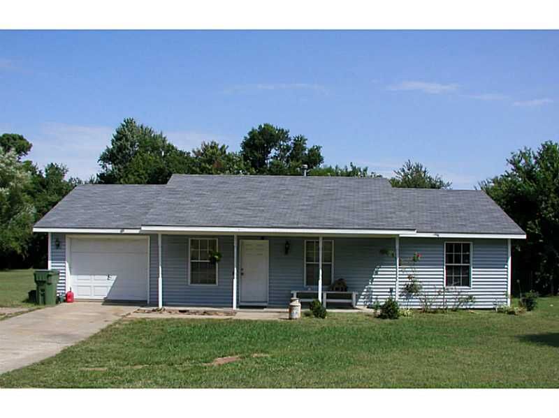 Property Photo:  1922 W Holly Street  AR 72703 