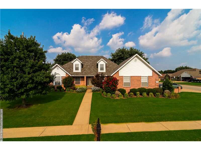 Property Photo: 1986 N Bridgeport Drive AR 72704