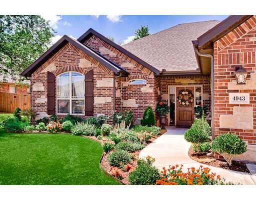 Property Photo:  4943 W Homespun Drive  AR 72704 