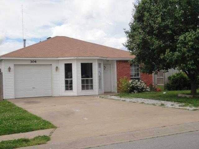 Property Photo:  304 E Sandlewood Drive  AR 72758 