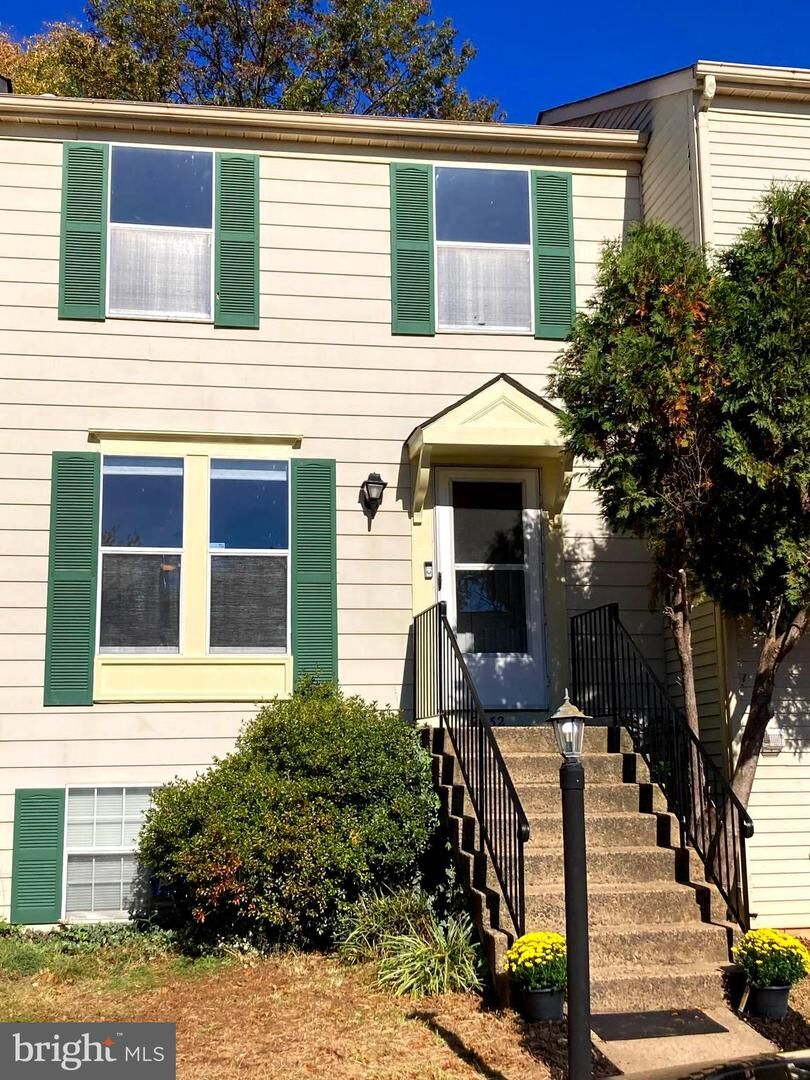 Property Photo:  9032 New Britain Circle  VA 20110 