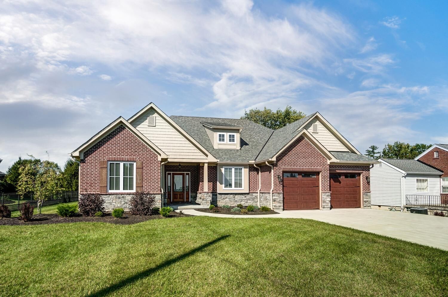 Property Photo: 1009 Ebenezer Rd OH 45233