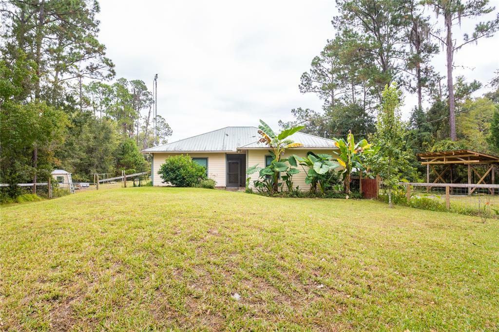 Property Photo:  13405 NE 203rd Terrace  FL 32694 