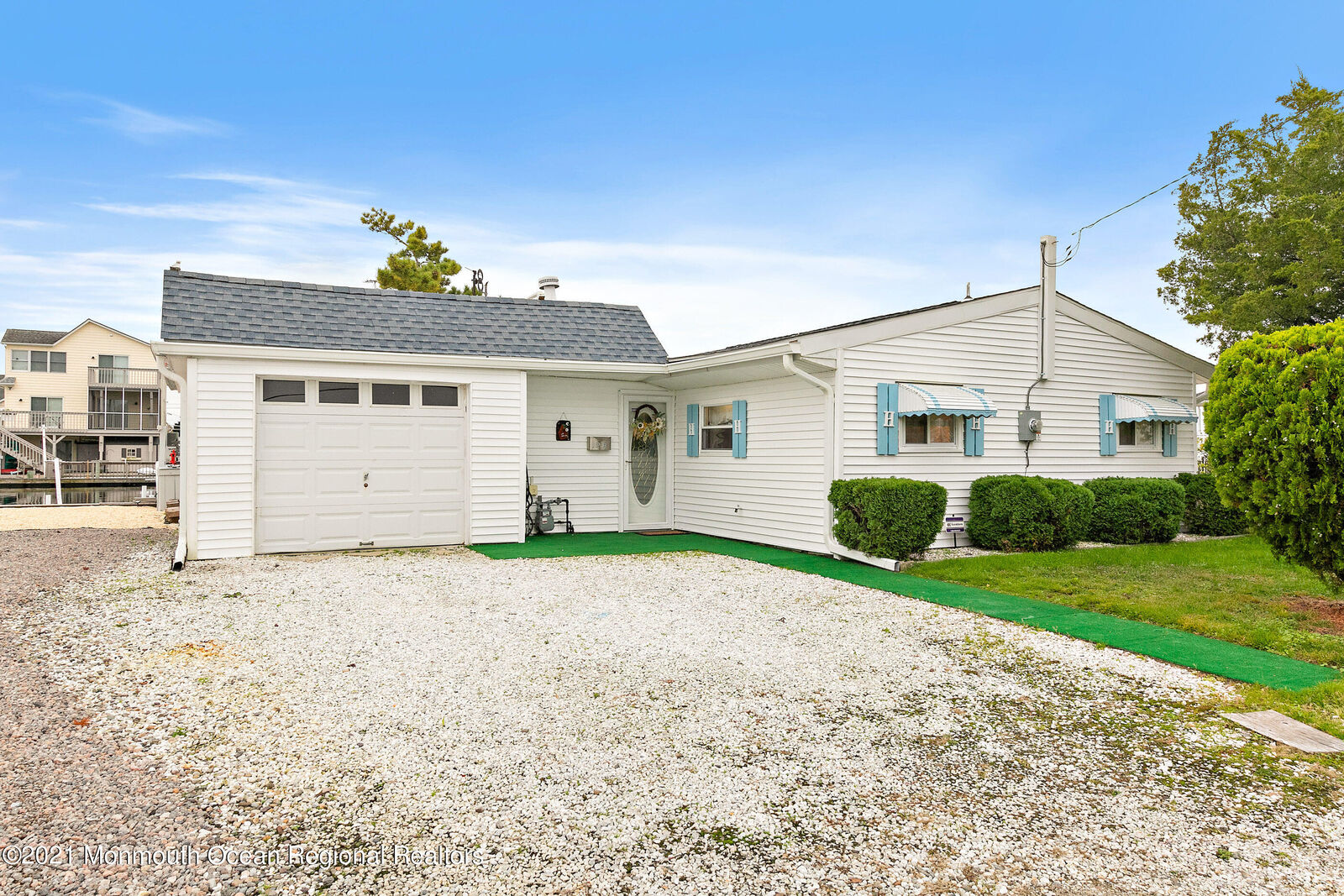 Property Photo:  128 E Brig Drive  NJ 08087 