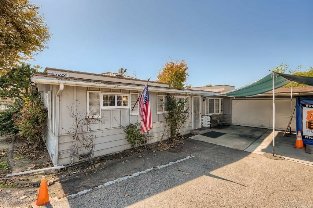 Property Photo:  1130 N Santa Fe Ave  CA 92083 