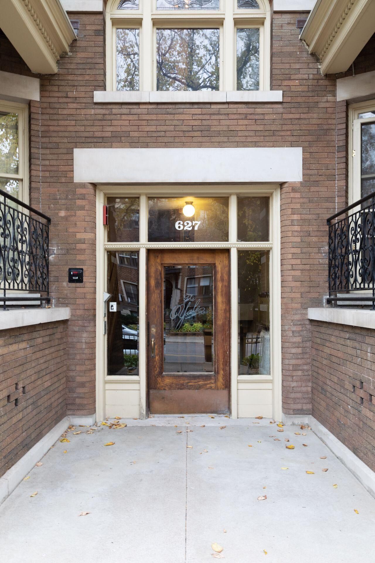 Property Photo:  627 Grand Avenue 627A  MN 55105