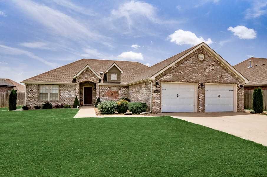 Property Photo: 3101 SW Woodruff Avenue AR 72712