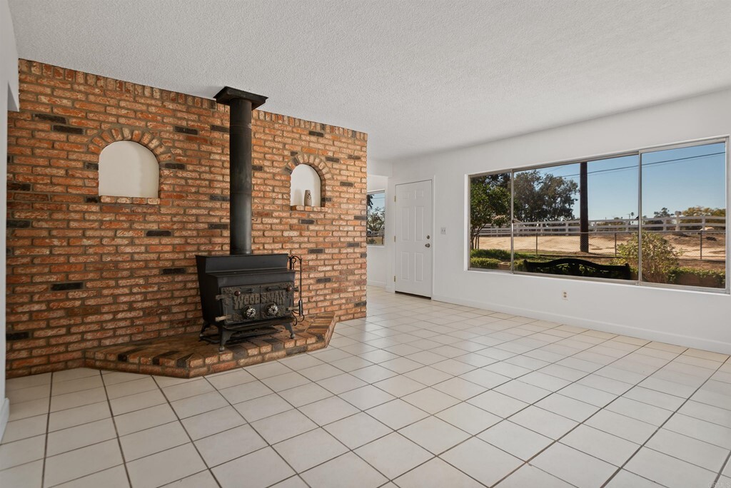 Property Photo: 1831 Lilac Rd CA 92065
