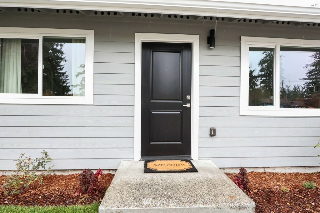 Property Photo:  127 176th Street E  WA 98387 