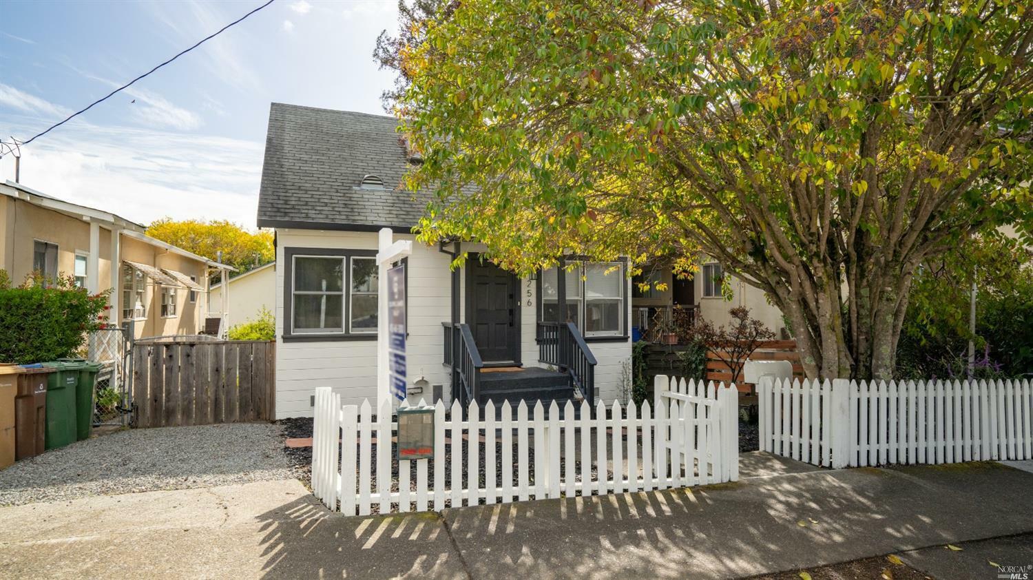 Property Photo:  256 Union Street  CA 94901 