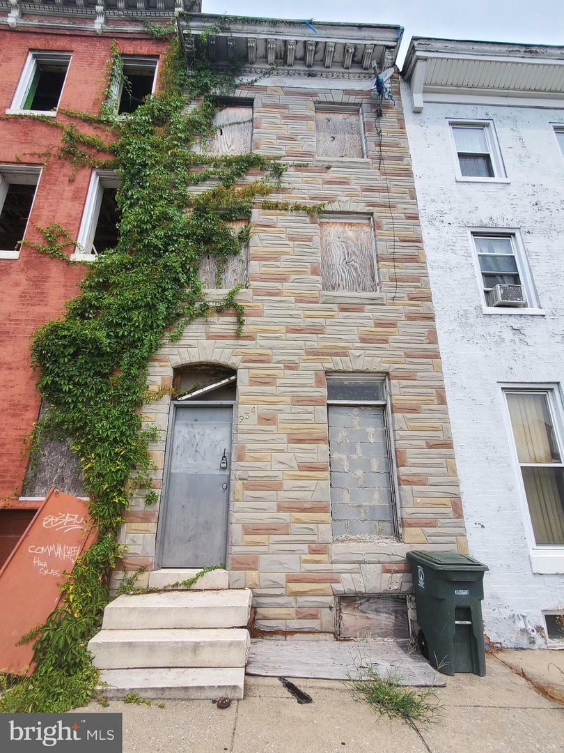 Property Photo: 934 W Franklin Street MD 21223