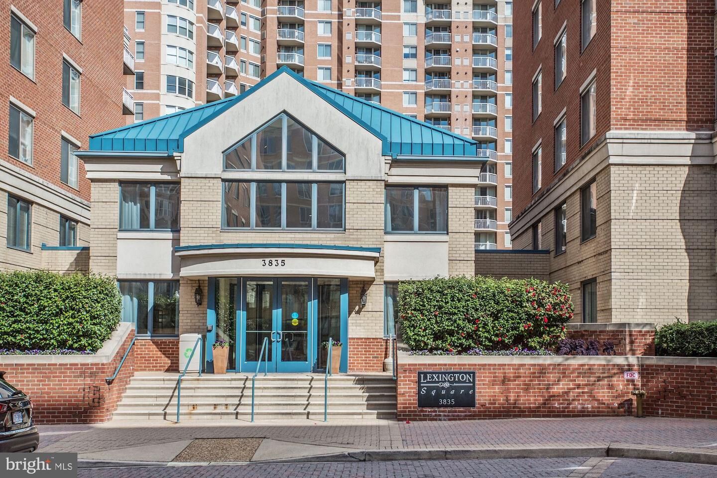 Property Photo:  3835 9th Street N 305E  VA 22203 