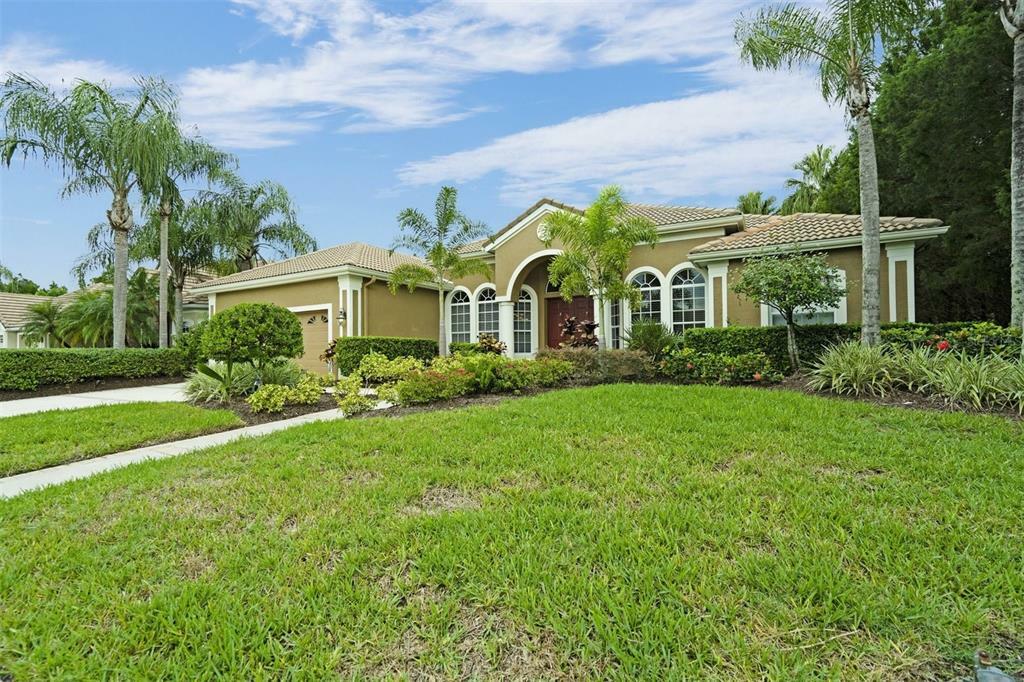 Property Photo: 6839 Turnberry Isle Court FL 34202